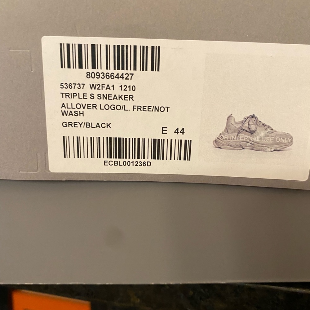 Balenciaga Size 10 - Picture 6 of 6